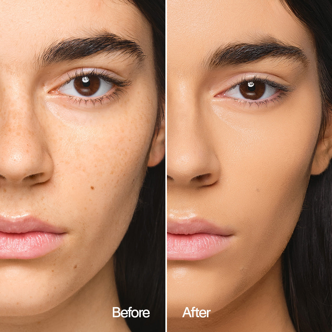 Texture du fond de teint compact Solar Defence SPF 30 MoniAmori teinte Cinnamon Roll sur la peau